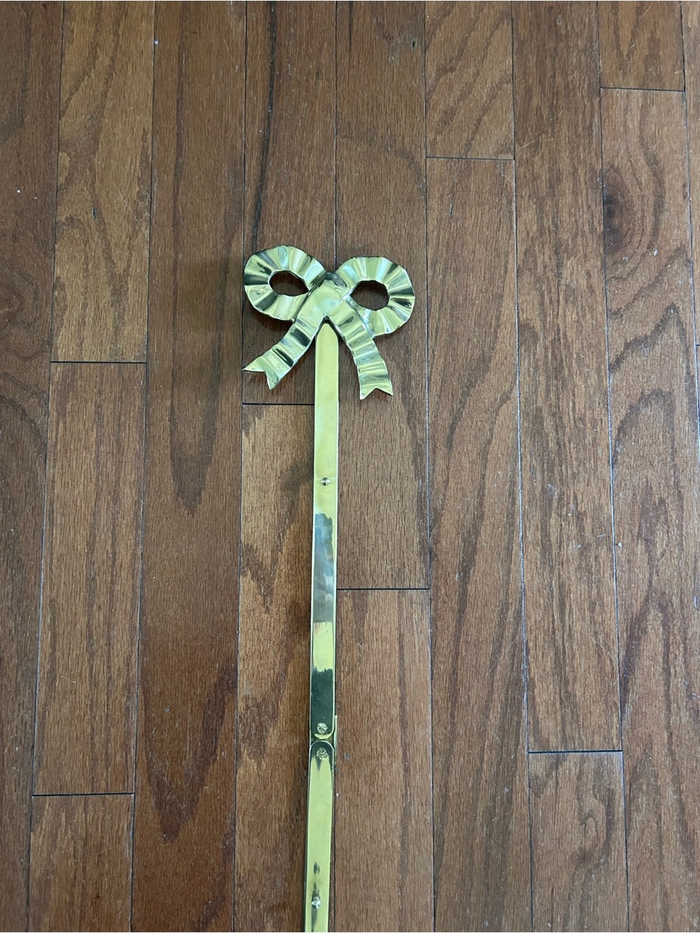 Vintage 46” Solid Brass Decorative Bow Plate Picture Wall Hanger Holder